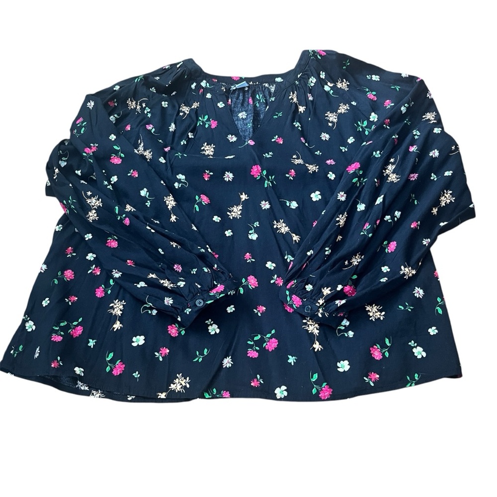 NWT• Old Navy Floral Black V-Neck Blouse